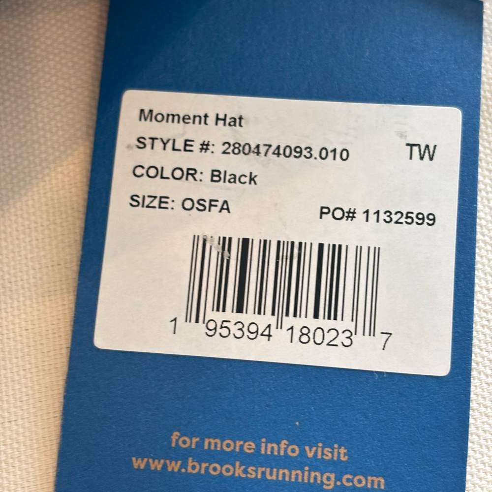 NWT Brooks Black Running Visor with Logo Tag - Picture 4 of 4